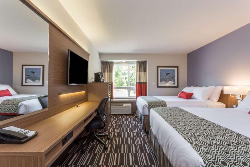 Microtel Inn & Suites By Wyndham Mont Tremblant Mont-Tremblant Exterior foto