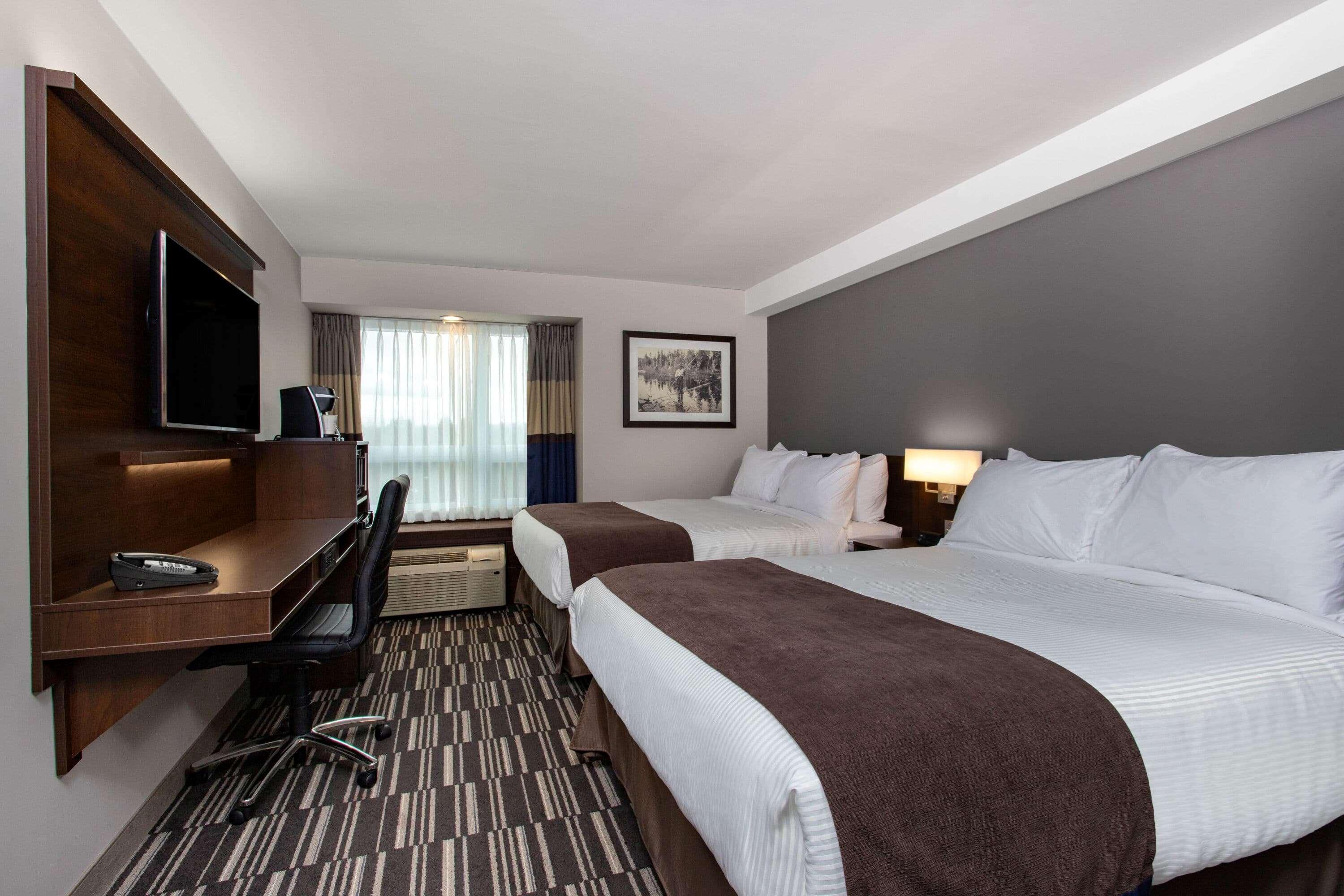 Microtel Inn & Suites By Wyndham Mont Tremblant Mont-Tremblant Exterior foto