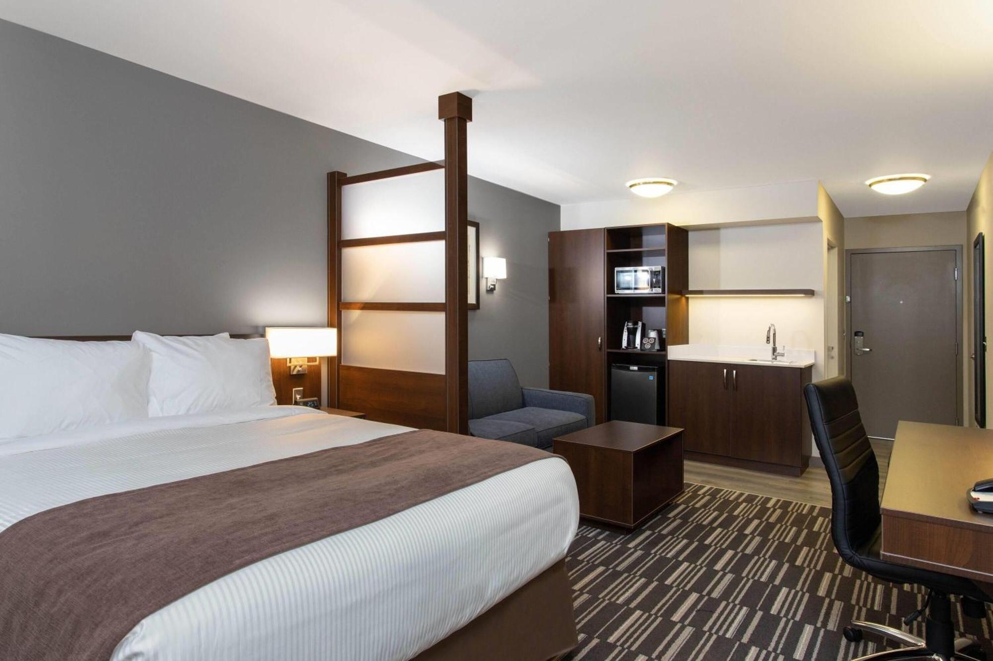 Microtel Inn & Suites By Wyndham Mont Tremblant Mont-Tremblant Exterior foto